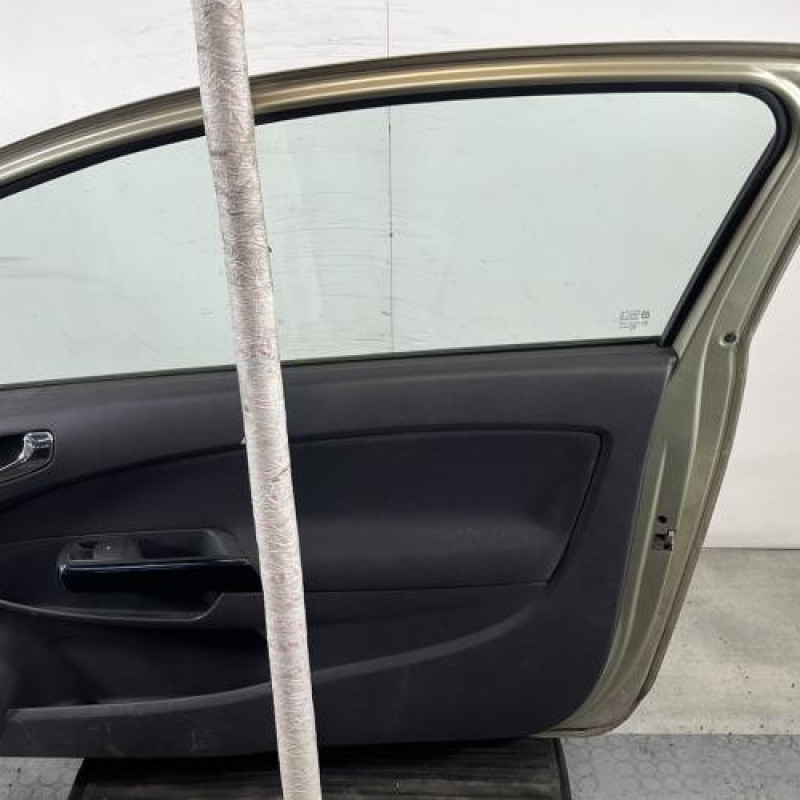 Porte avant droit OPEL CORSA D Photo n°8