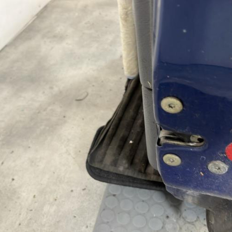 Porte avant droit RENAULT CLIO 2 Photo n°4