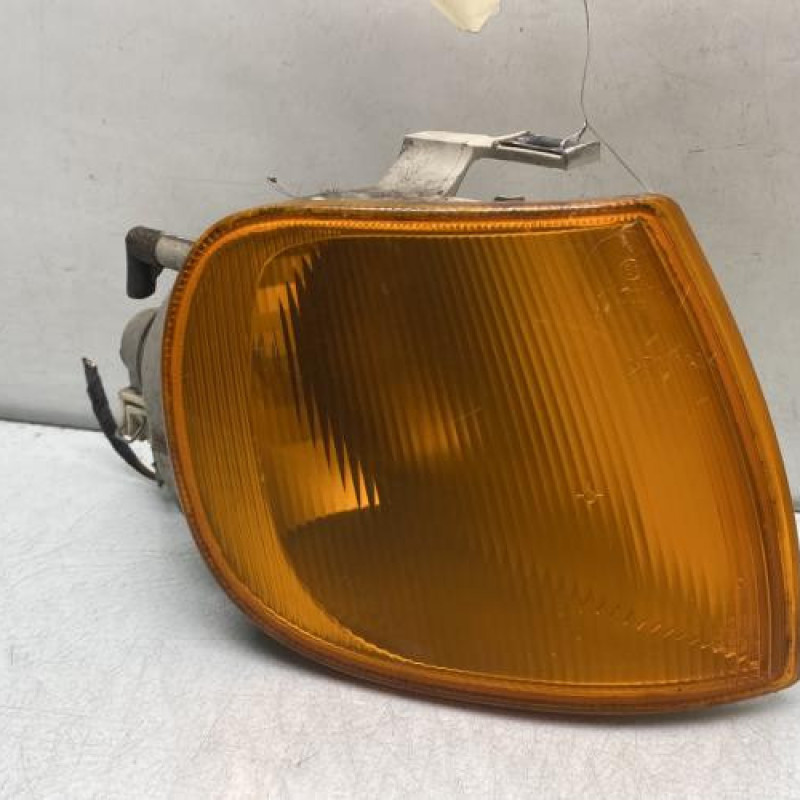 Optique avant secondaire droit (feux)(clignotant) VOLKSWAGEN POLO 3 Photo n°1