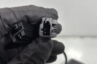 Attache ceinture arriere droit VOLKSWAGEN TOURAN 3