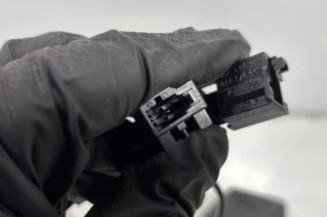 Attache ceinture arriere droit VOLKSWAGEN TOURAN 3