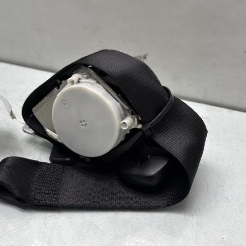 Ceinture avant gauche BMW SERIE 1 E88 Photo n°1