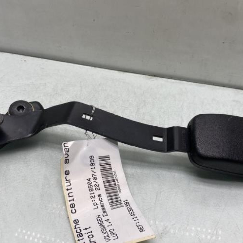 Attache ceinture avant droit VOLKSWAGEN LUPO Photo n°1