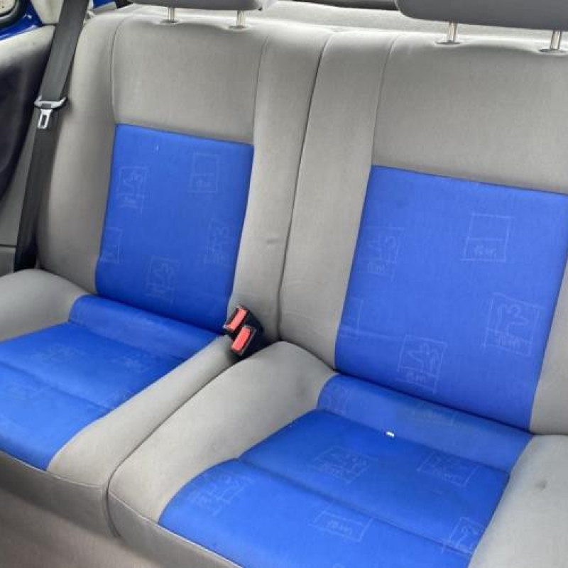 Attache ceinture avant droit VOLKSWAGEN LUPO Photo n°19