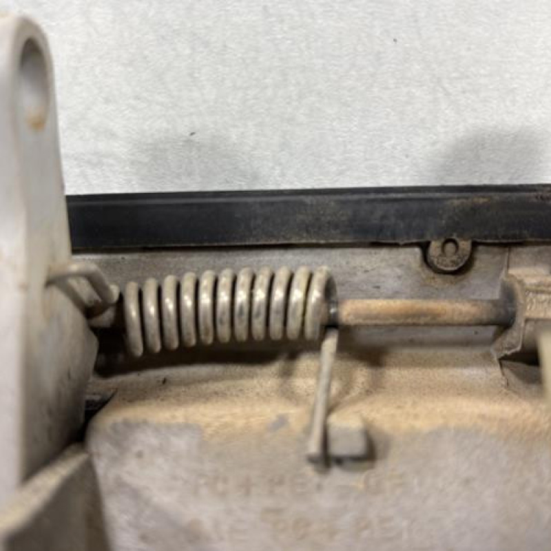 Poignee hayon TOYOTA RAV4 2 Photo n°4