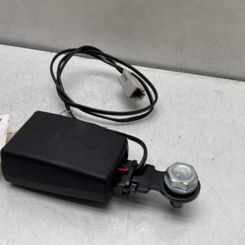 Attache ceinture avant droit FIAT 500 2 Photo n°2