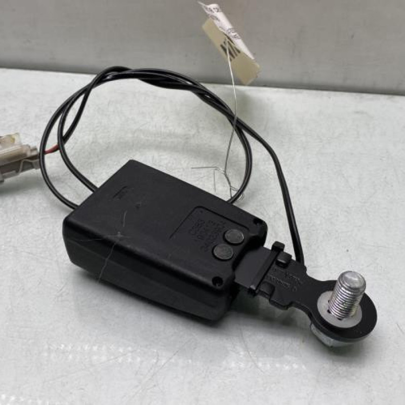 Attache ceinture avant gauche FIAT 500 2 Photo n°4