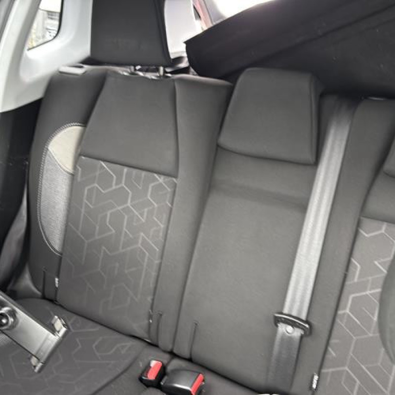 Attache ceinture avant droit PEUGEOT 2008 1 Photo n°15