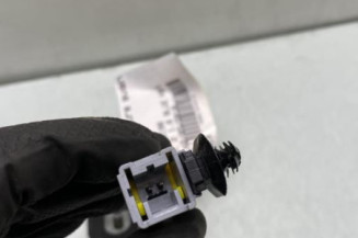 Attache ceinture avant gauche PEUGEOT 2008 1