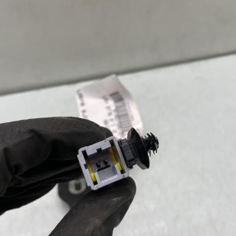 Attache ceinture avant gauche PEUGEOT 2008 1 Photo n°3