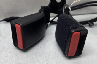 Attache ceinture arriere droit PEUGEOT 208 2