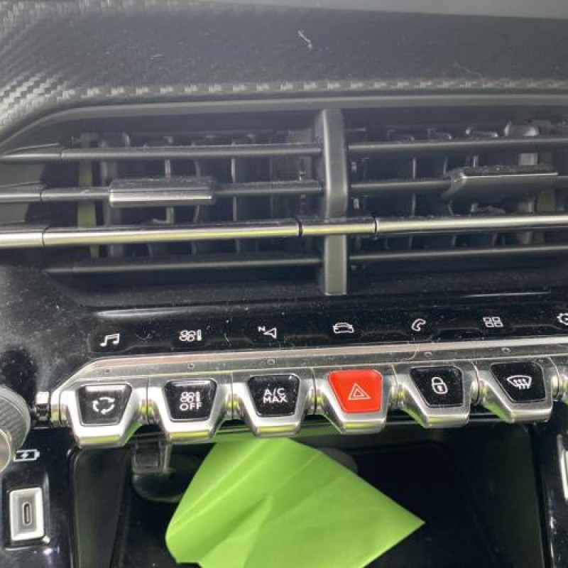 Attache ceinture arriere droit PEUGEOT 208 2 Photo n°20