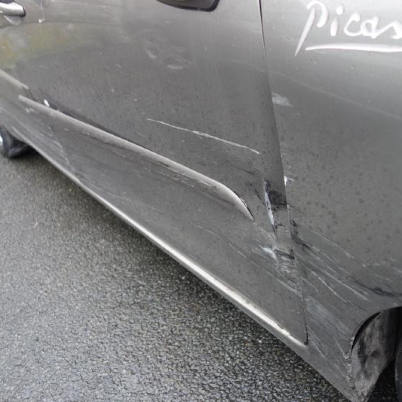 Pare choc avant CITROEN C4 PICASSO 1 Photo n°13