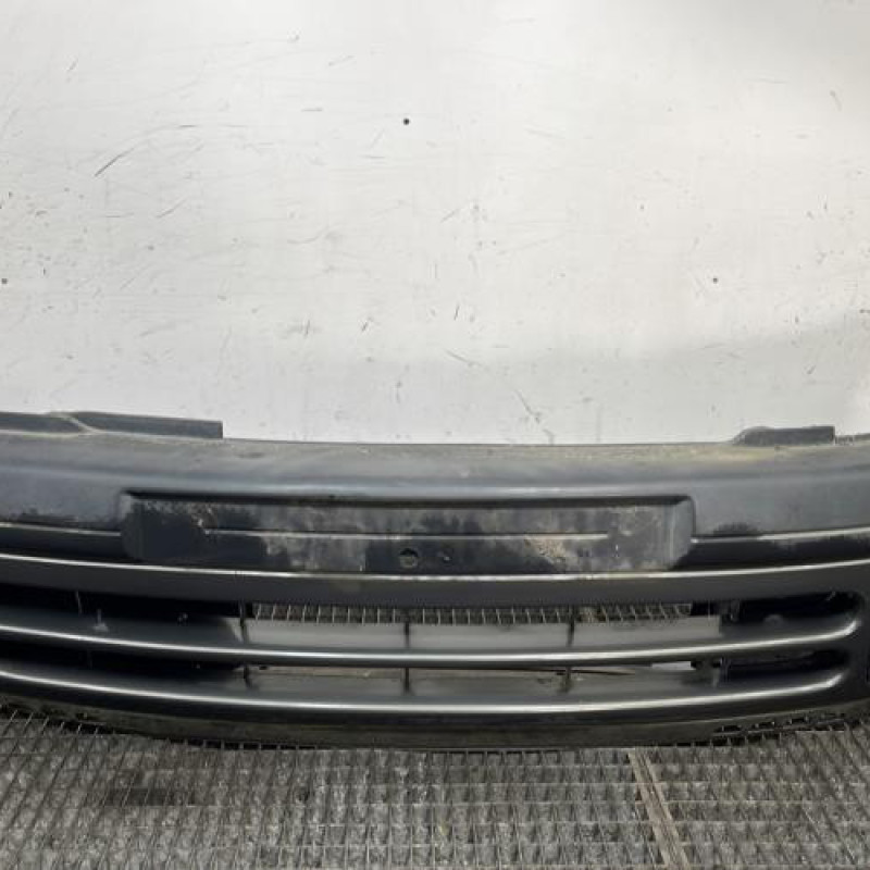Pare choc avant RENAULT CLIO 2 Photo n°1