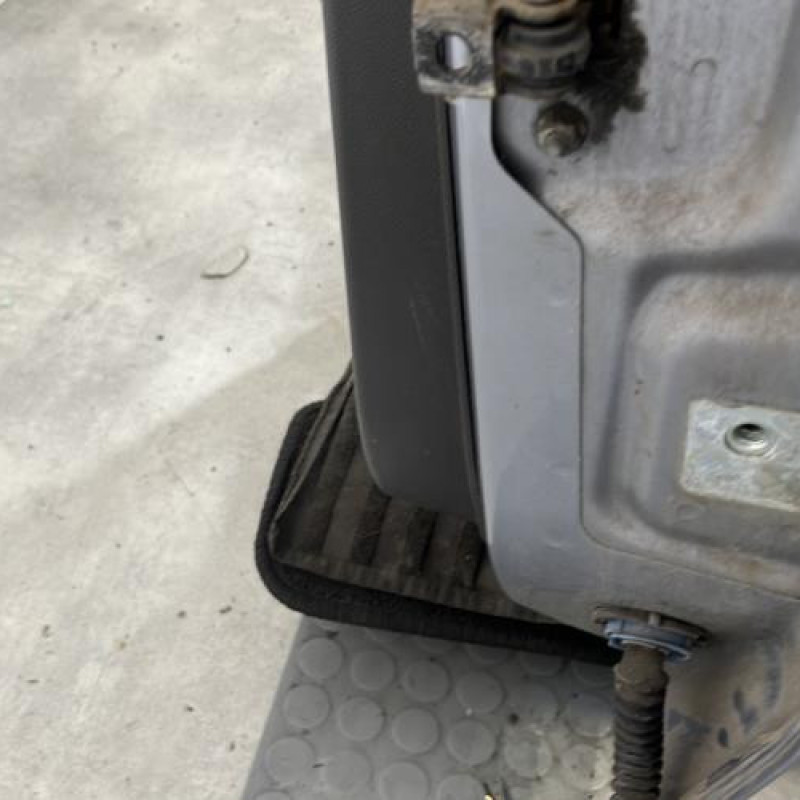 Porte arriere gauche OPEL CORSA D Photo n°6