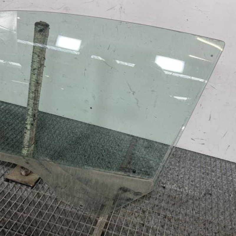 Vitre avant gauche FORD FIESTA 5 Photo n°3