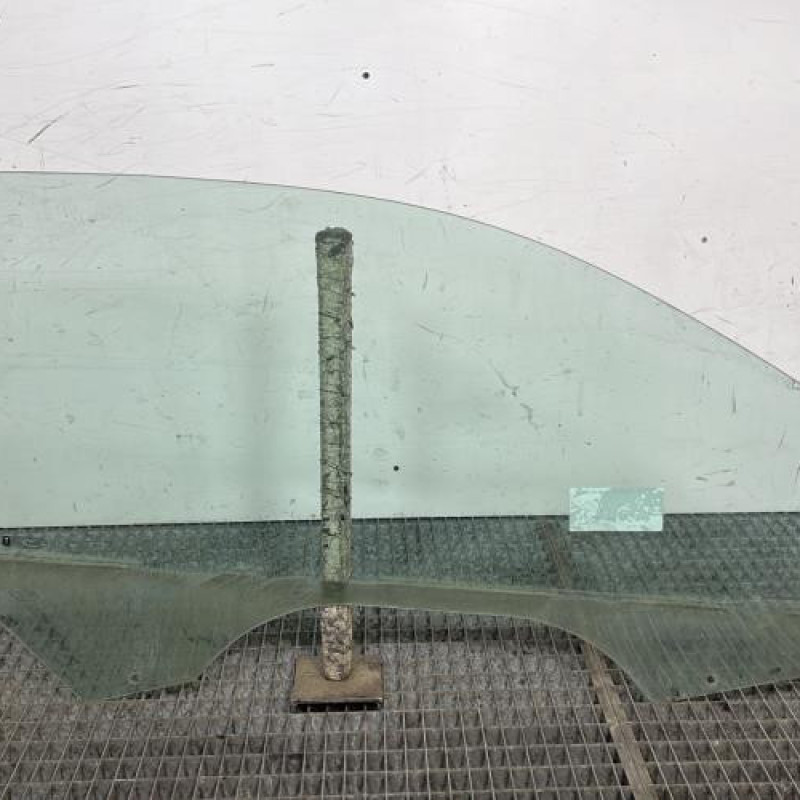 Vitre avant gauche FORD FIESTA 5 Photo n°4