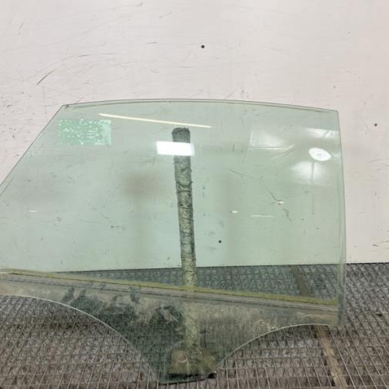 Vitre arriere droit FORD MONDEO 3 Photo n°1