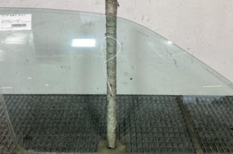 Vitre avant droit VOLKSWAGEN POLO 3 Photo n°1