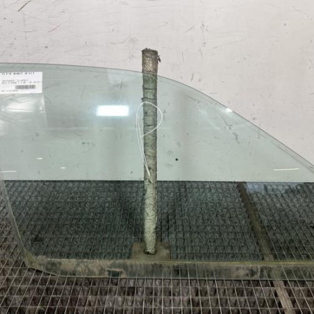 Vitre avant droit VOLKSWAGEN POLO 3 Photo n°1