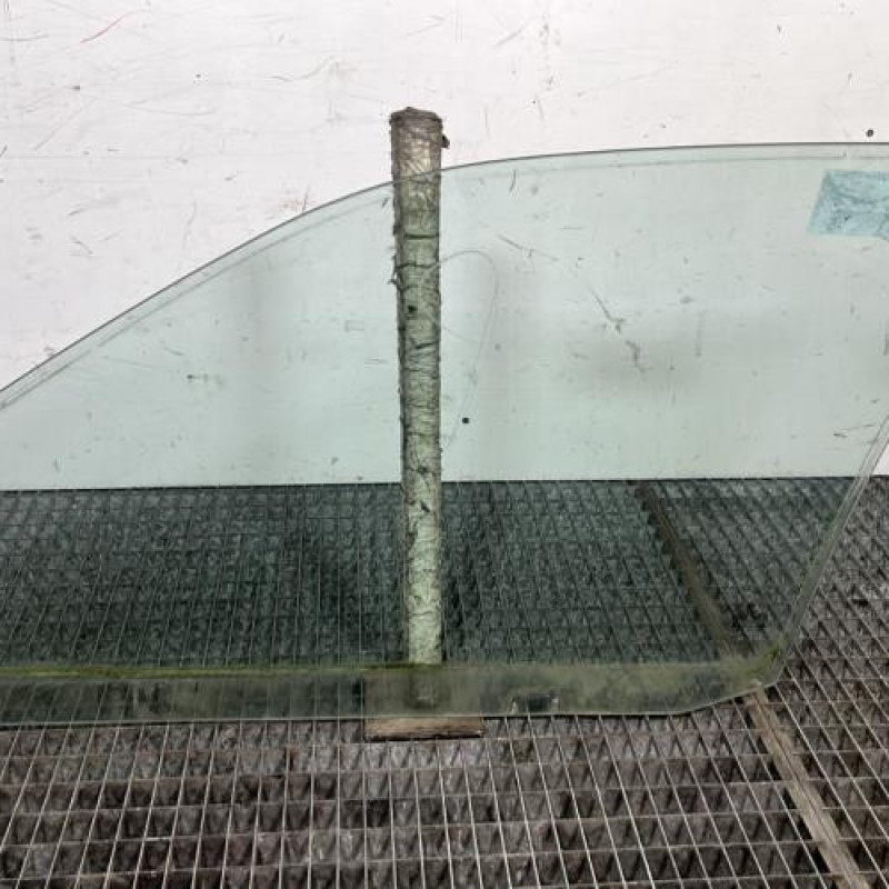 Vitre avant droit VOLKSWAGEN POLO 3 Photo n°4