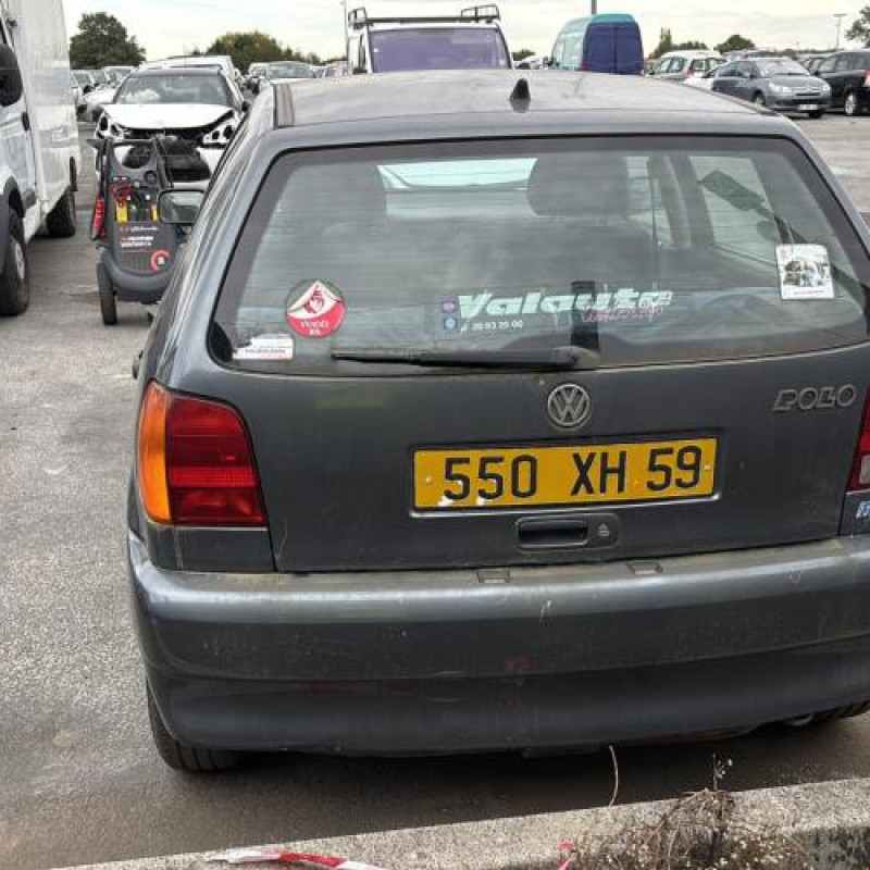 Vitre avant droit VOLKSWAGEN POLO 3 Photo n°9