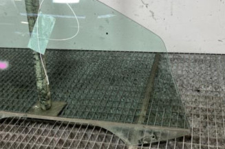 Vitre avant droit PEUGEOT 206