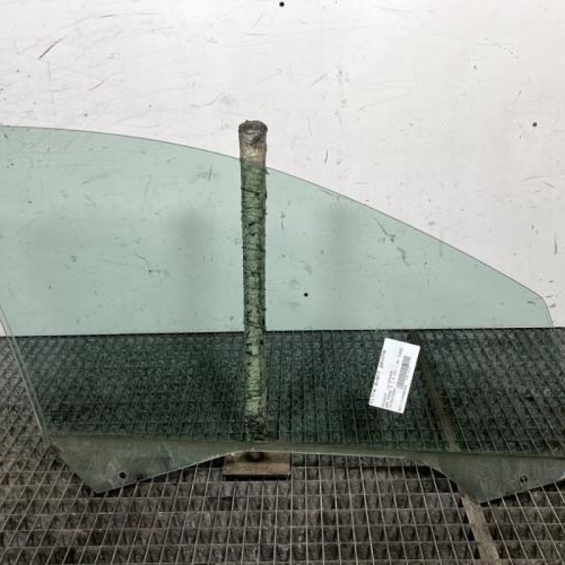 Vitre avant gauche PEUGEOT 206 Photo n°4