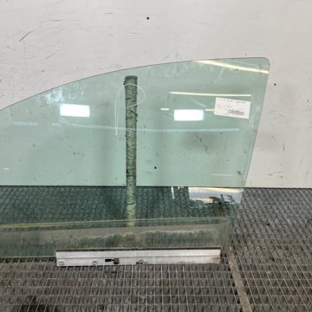 Vitre avant gauche OPEL ZAFIRA B Photo n°1