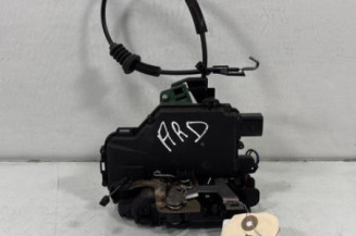 Serrure arriere droit VOLKSWAGEN GOLF 4 Photo n°1