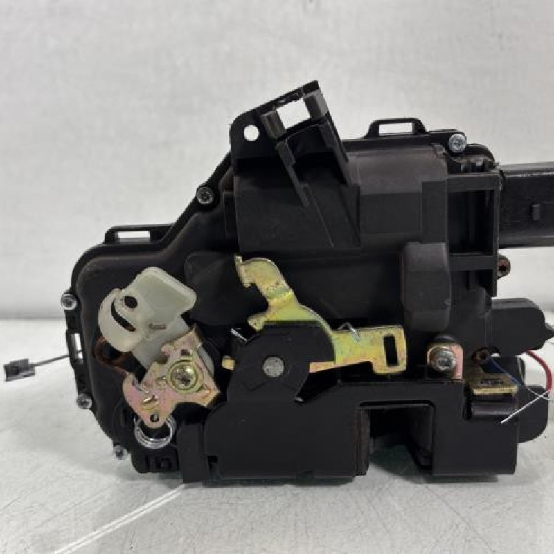 Serrure avant gauche VOLKSWAGEN GOLF 4 Photo n°3