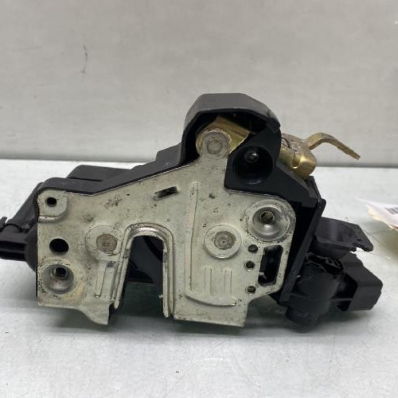 Serrure avant gauche MERCEDES CLASSE C 202 Photo n°1