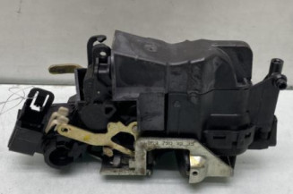 Serrure avant gauche MERCEDES CLASSE C 202