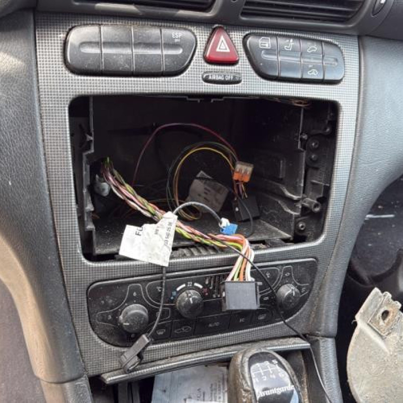 Serrure avant droit MERCEDES CLASSE C 203 Photo n°20