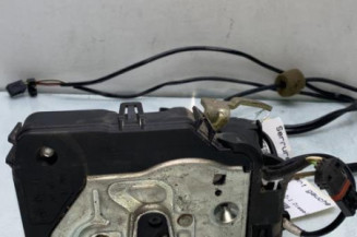 Serrure avant gauche MERCEDES CLASSE C 203 Photo n°1