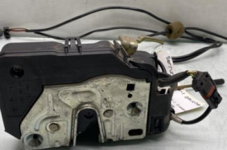 Serrure avant gauche MERCEDES CLASSE C 203