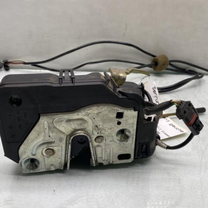 Serrure avant gauche MERCEDES CLASSE C 203 Photo n°2