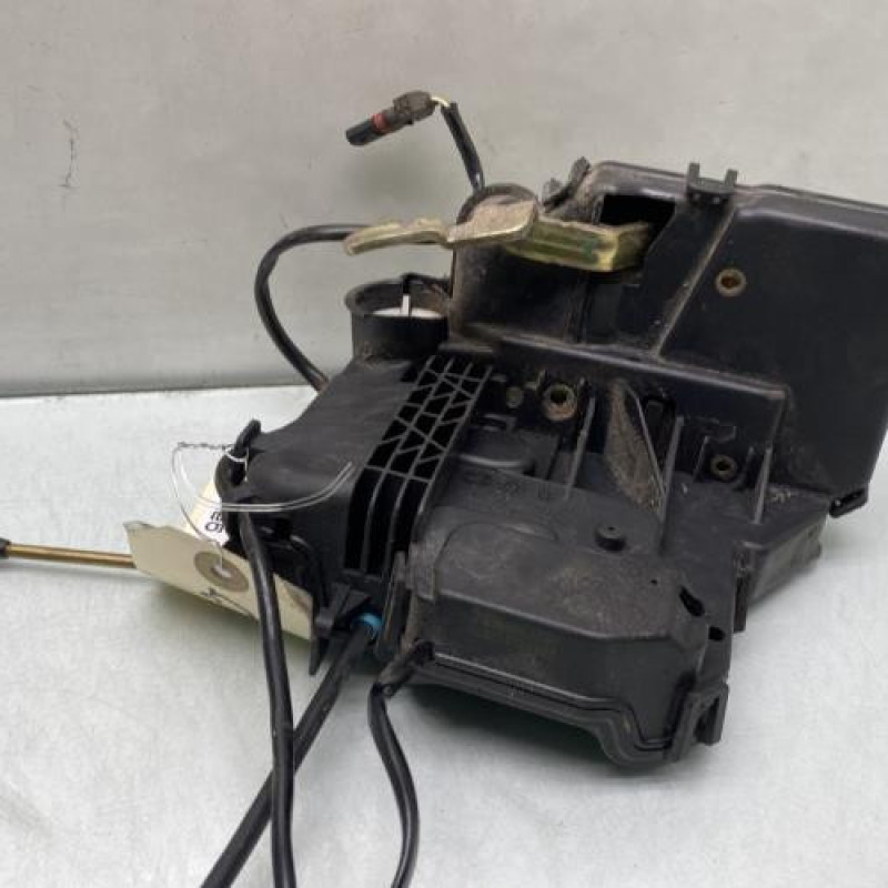 Serrure avant gauche MERCEDES CLASSE C 203 Photo n°3