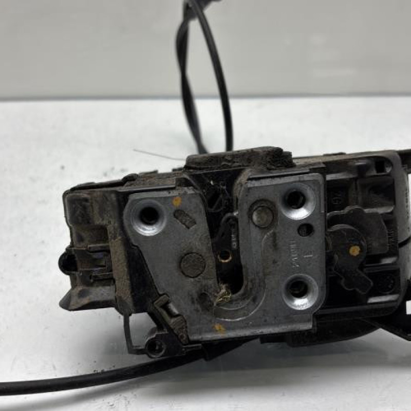 Serrure avant gauche RENAULT CLIO 3 Photo n°8