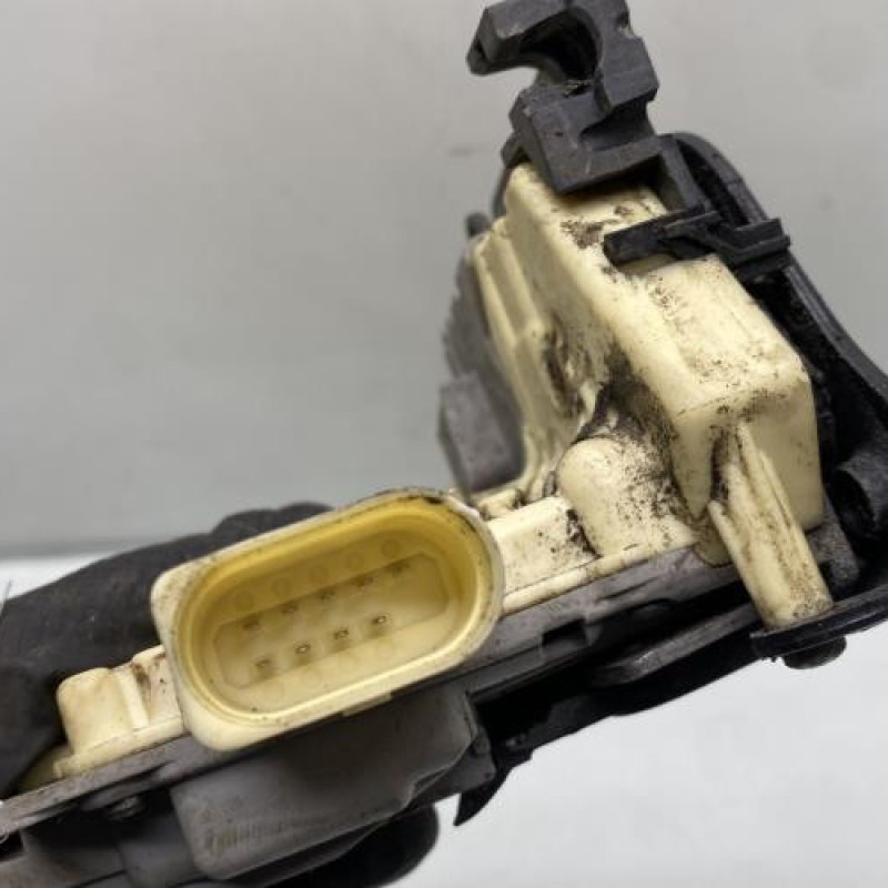 Serrure avant gauche VOLKSWAGEN PASSAT 7 Photo n°4