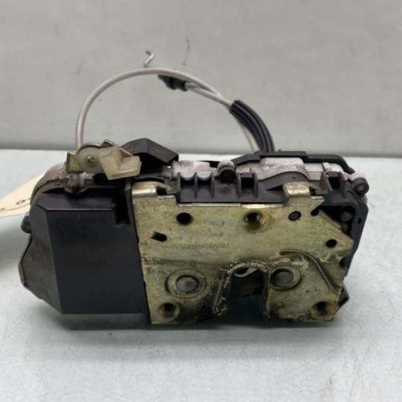 Serrure avant droit PEUGEOT 307 Photo n°1