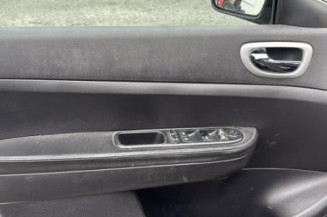 Serrure avant droit PEUGEOT 307
