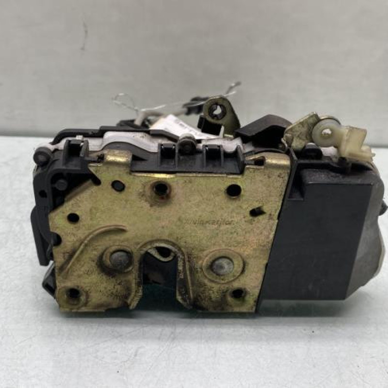 Serrure avant gauche PEUGEOT 307 Photo n°1