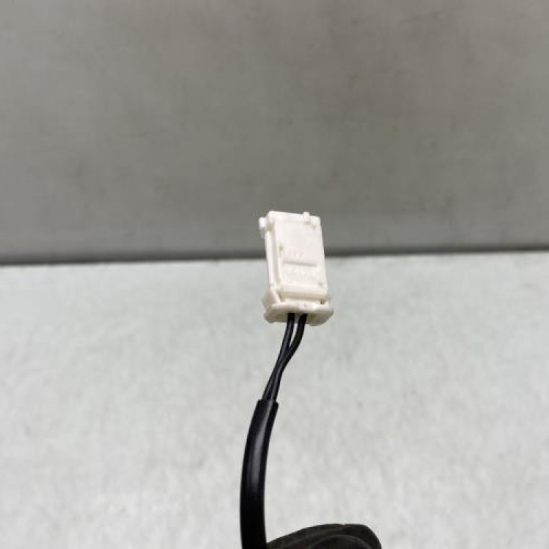 Attache ceinture arriere gauche PEUGEOT 308 2 Photo n°3