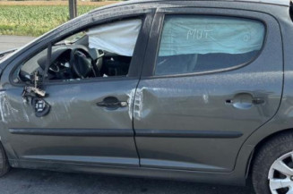 Serrure avant gauche PEUGEOT 207