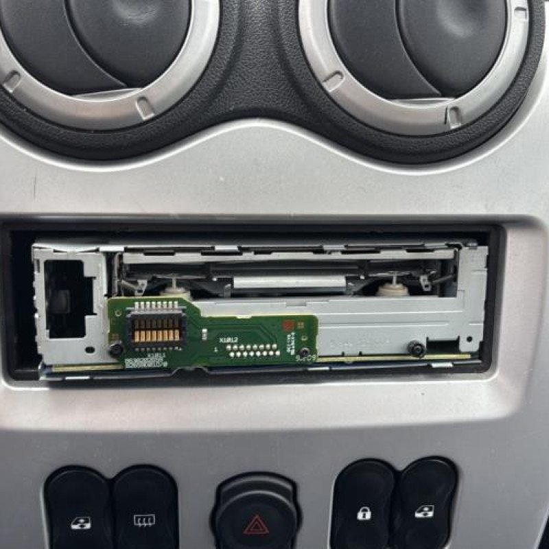 Serrure avant gauche DACIA SANDERO 1 Photo n°20