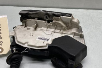 Serrure avant droit VOLKSWAGEN POLO 5