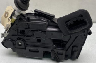 Serrure avant droit VOLKSWAGEN POLO 5