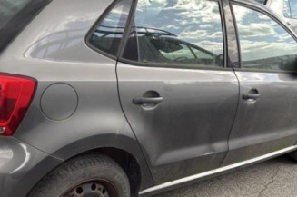 Serrure avant droit VOLKSWAGEN POLO 5
