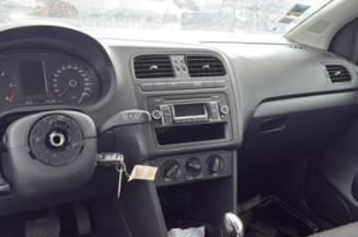 Serrure avant droit VOLKSWAGEN POLO 5